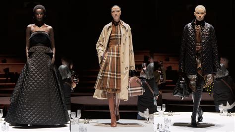 watch burberry fashion show online|burberry fashion show today.